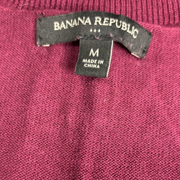 3/$20 Women's Burgundy V-Neck Cardigan Sweater Medium - Picture 9 of 11